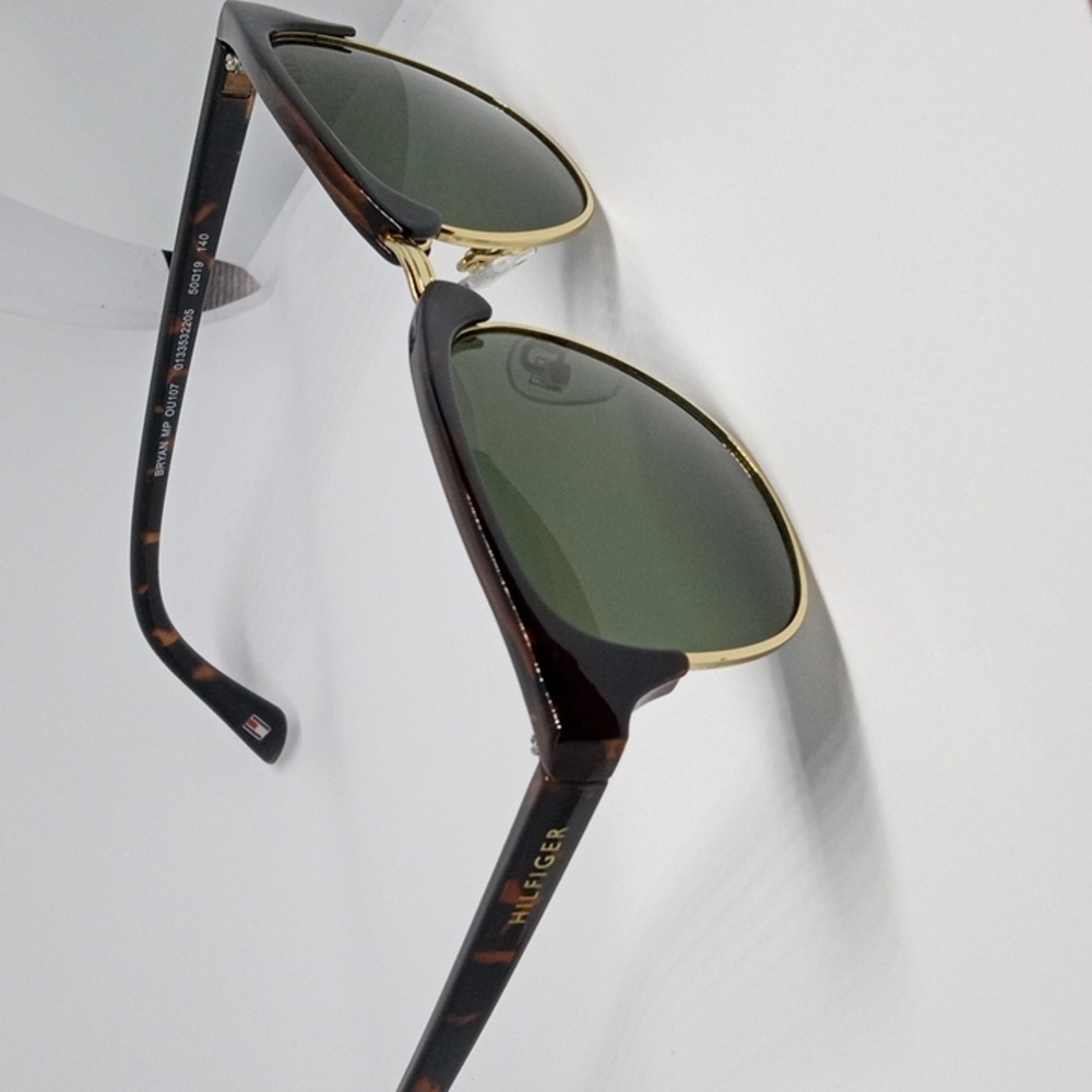 Tommy Hilfiger Shades